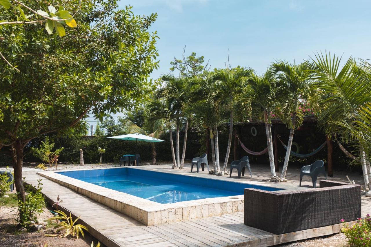 Amalife Beach Club & Hotel Тиера Бомба Екстериор снимка