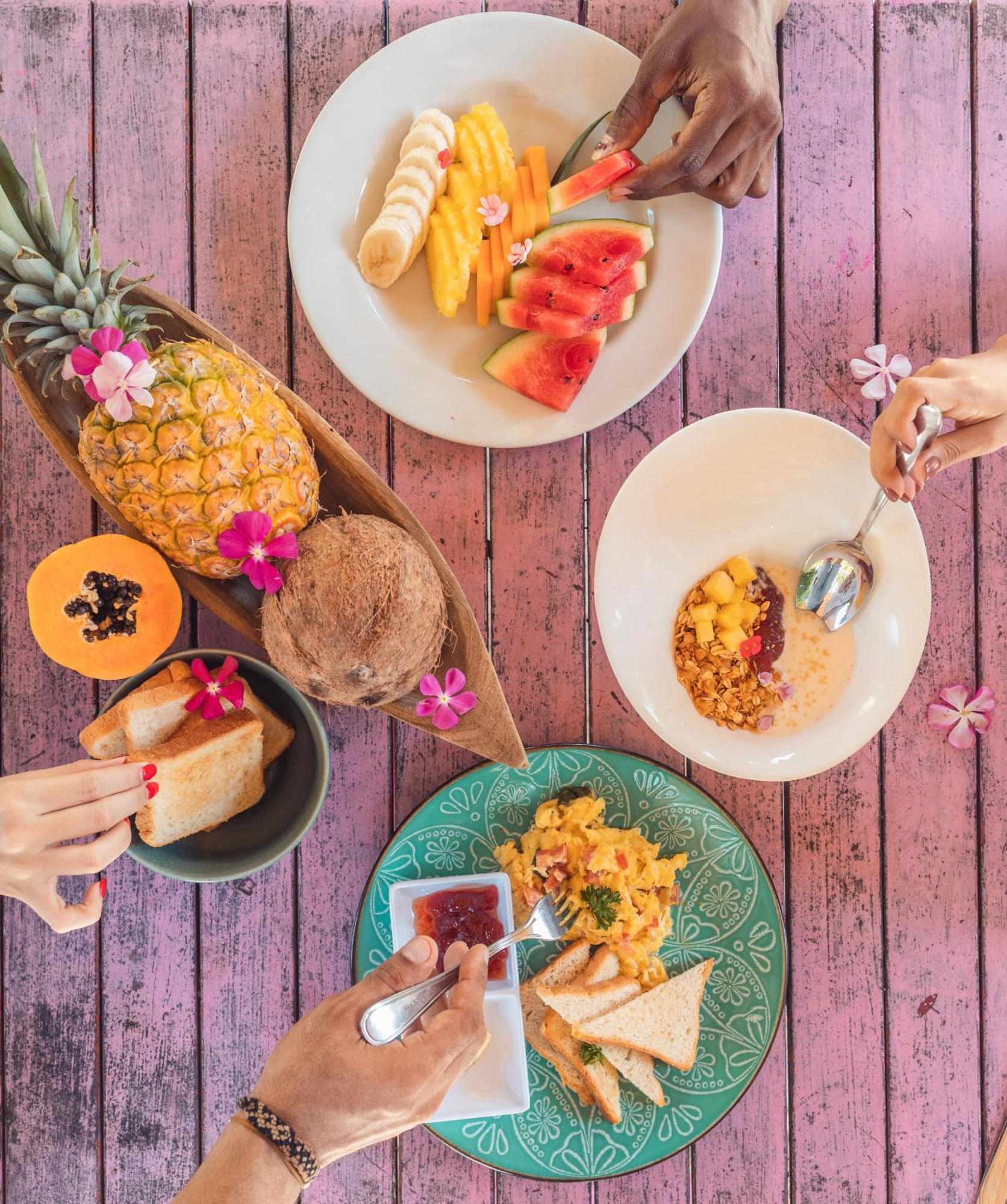 Amalife Beach Club & Hotel Тиера Бомба Екстериор снимка