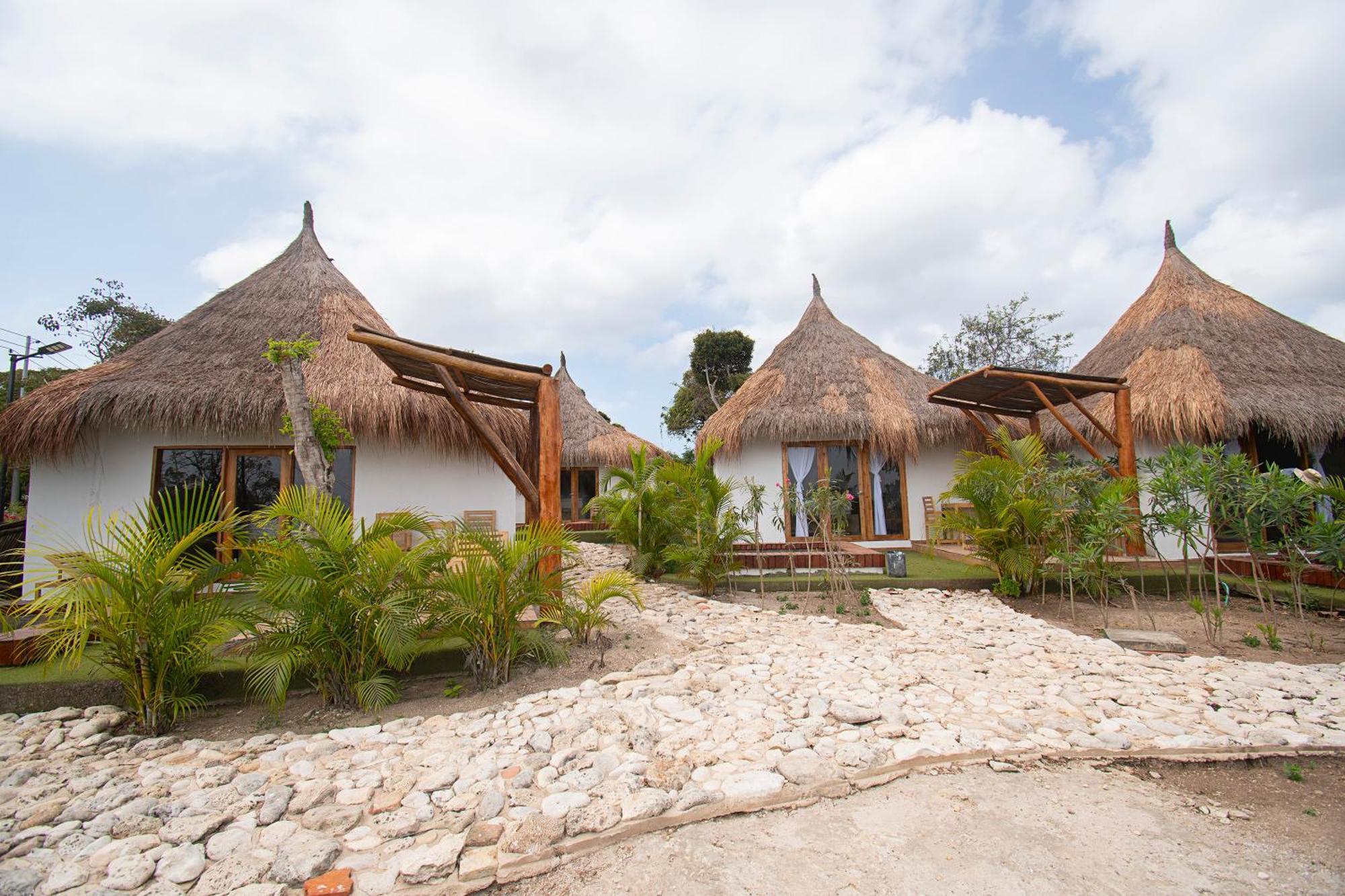 Amalife Beach Club & Hotel Тиера Бомба Екстериор снимка