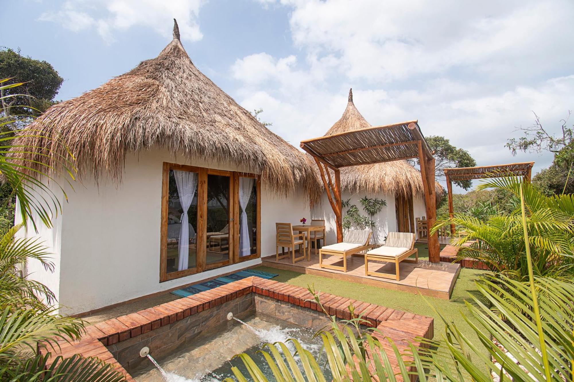 Amalife Beach Club & Hotel Тиера Бомба Екстериор снимка