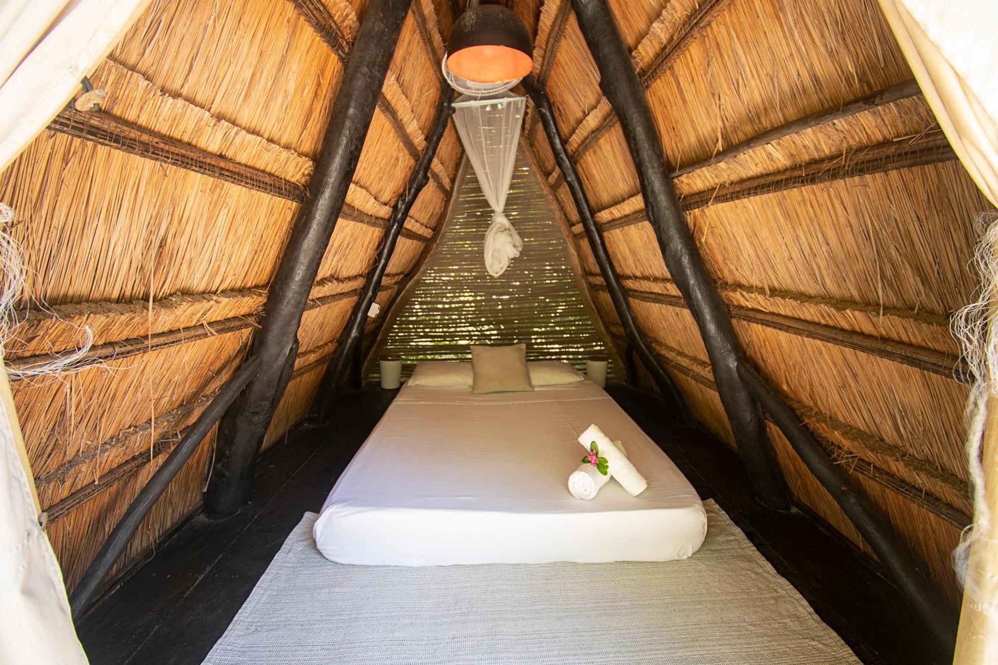 Amalife Beach Club & Hotel Тиера Бомба Екстериор снимка