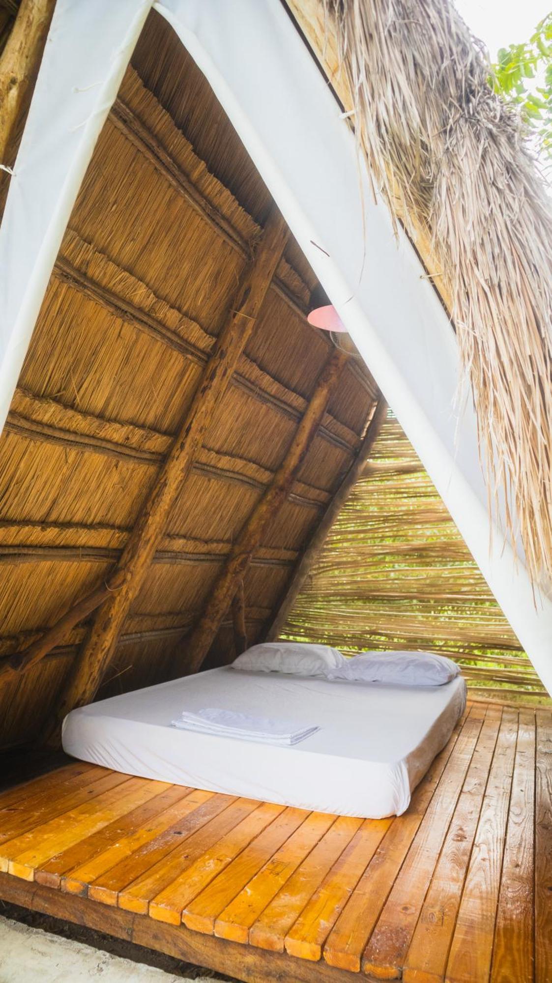 Amalife Beach Club & Hotel Тиера Бомба Екстериор снимка